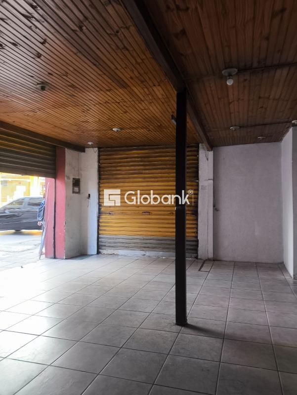 Ponto comercial para aluguel Centro 70m² Montes Claros MG: Interior
