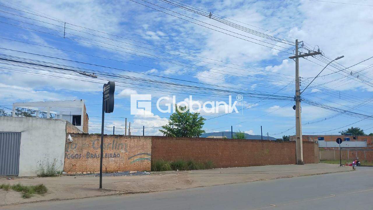 Loja para aluguel Planalto 75m² Montes Claros MG: Fachada