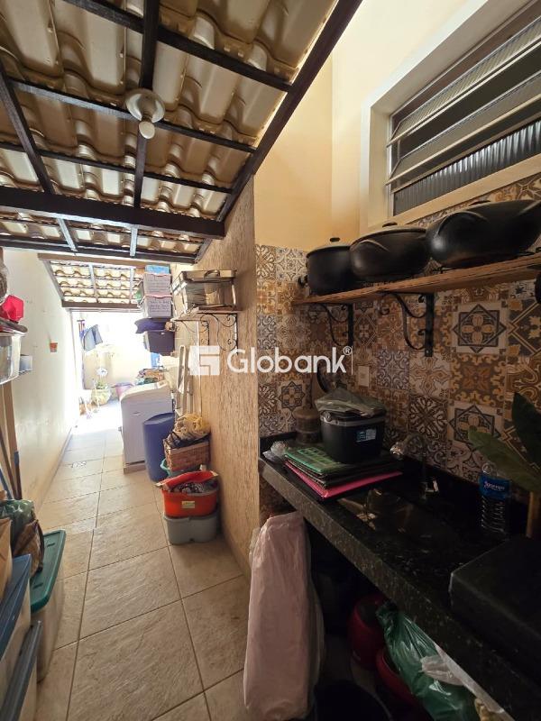 Casa 3 quartos à venda Sagrada Família 150m² Montes Claros MG: 