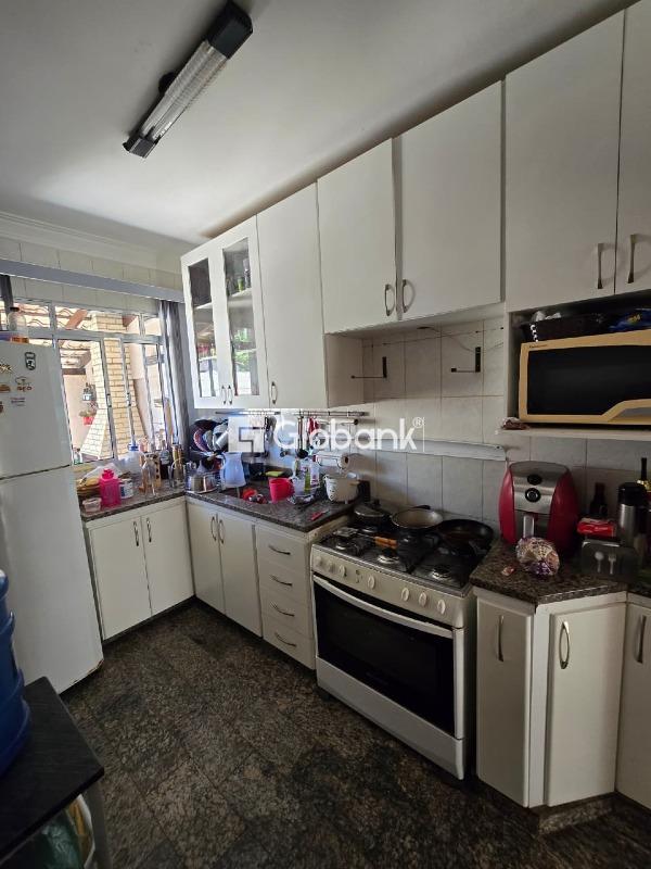 Casa 3 quartos à venda Sagrada Família 150m² Montes Claros MG: 