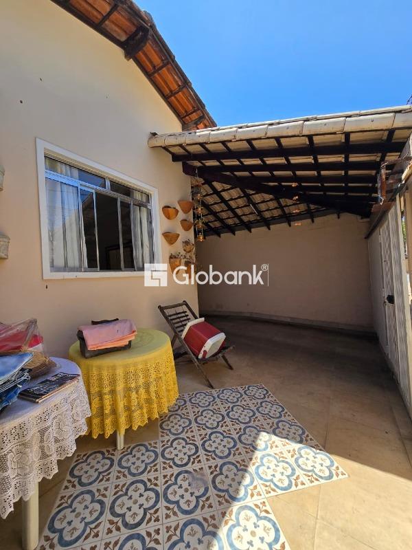 Casa 3 quartos à venda Sagrada Família 150m² Montes Claros MG: 