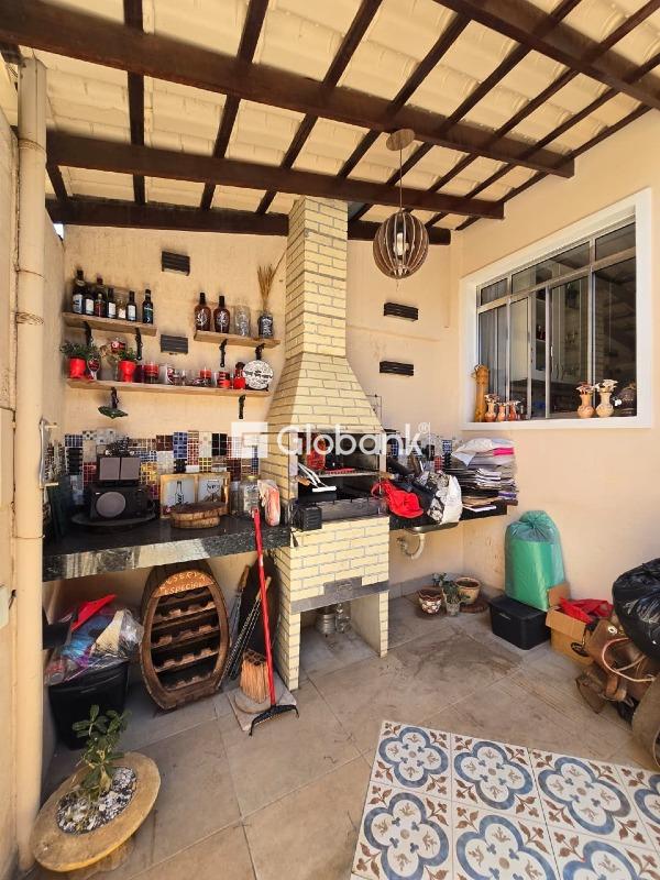 Casa 3 quartos à venda Sagrada Família 150m² Montes Claros MG: 