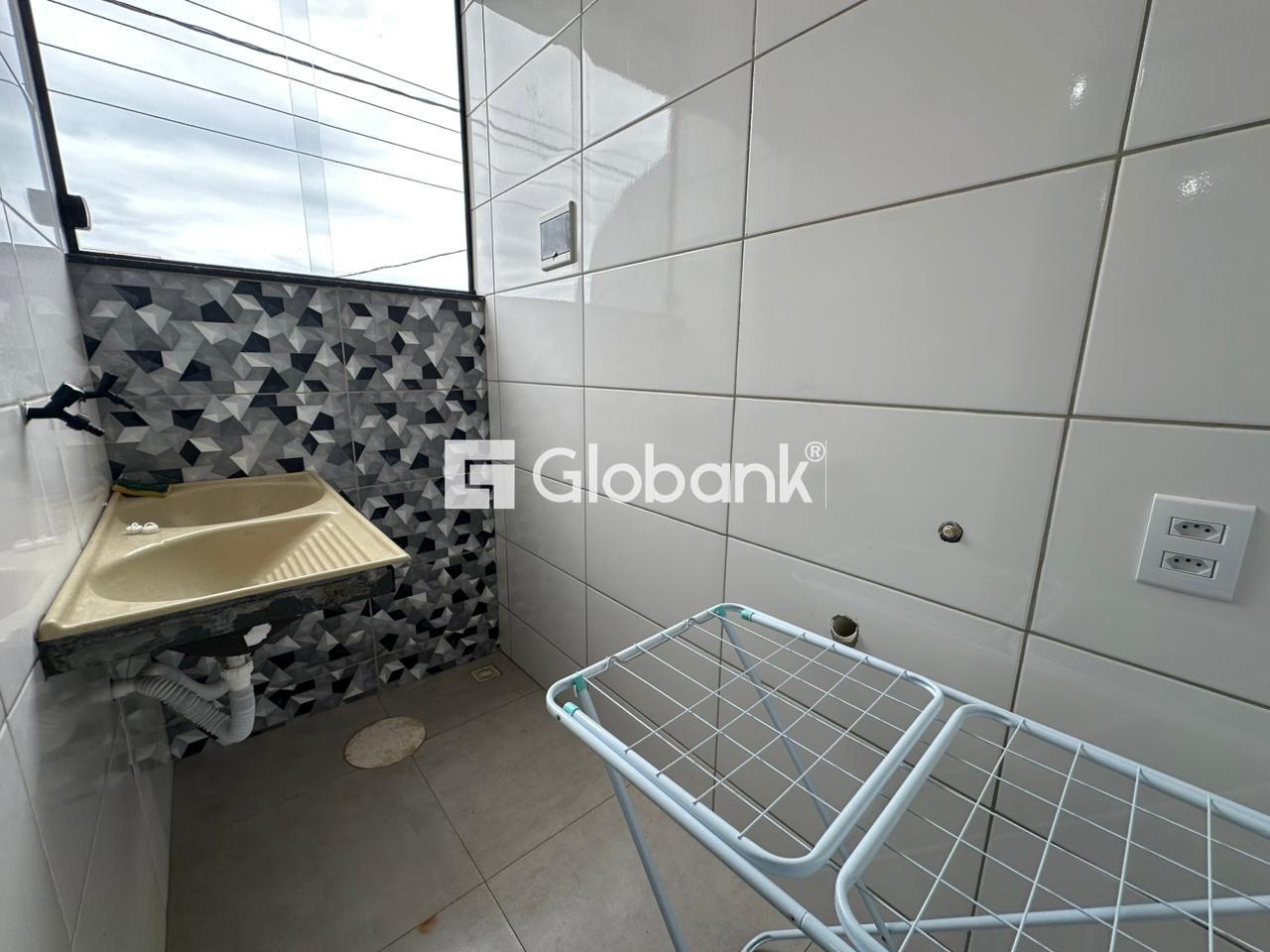 Apartamento 2 quartos para aluguel Santa Laura 50m² Montes Claros MG: Área de serviço