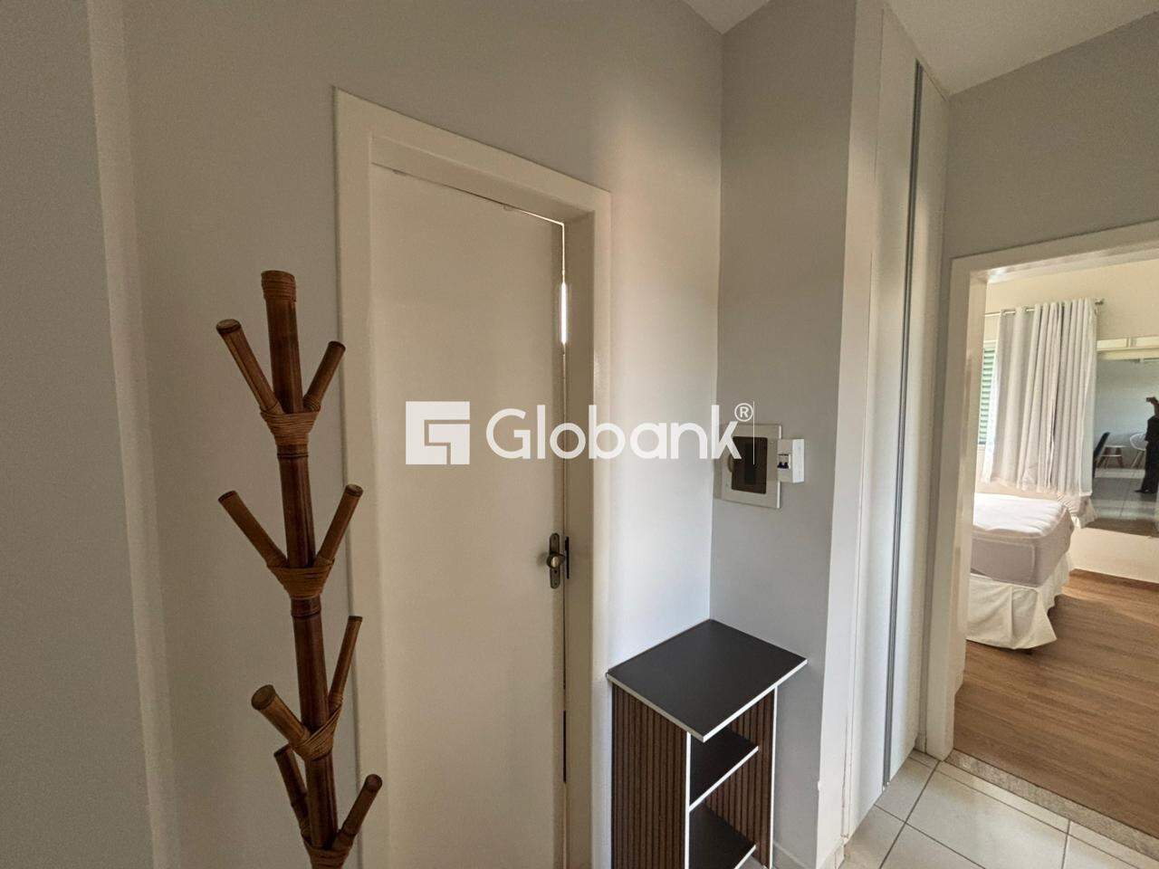 Apartamento 3 quartos para aluguel Morada do Sol 78,88m² Montes Claros MG: Corredor com armários