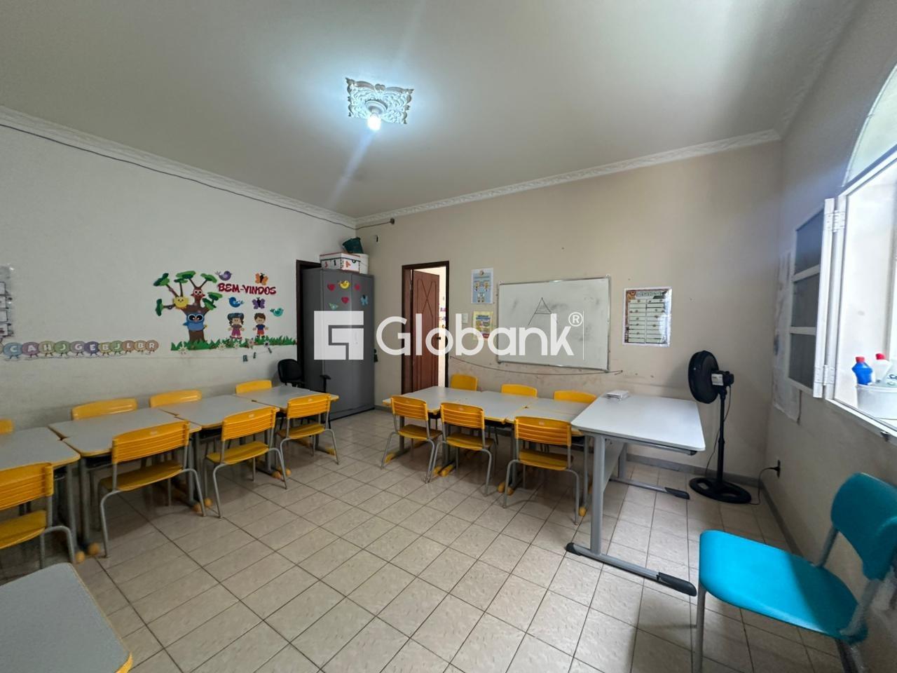 Casa 5 quartos para aluguel Cândida Câmara 163m² Montes Claros MG: 