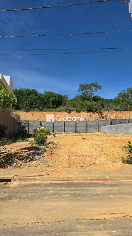 Terreno à venda Ibituruna 308m² Montes Claros MG: 