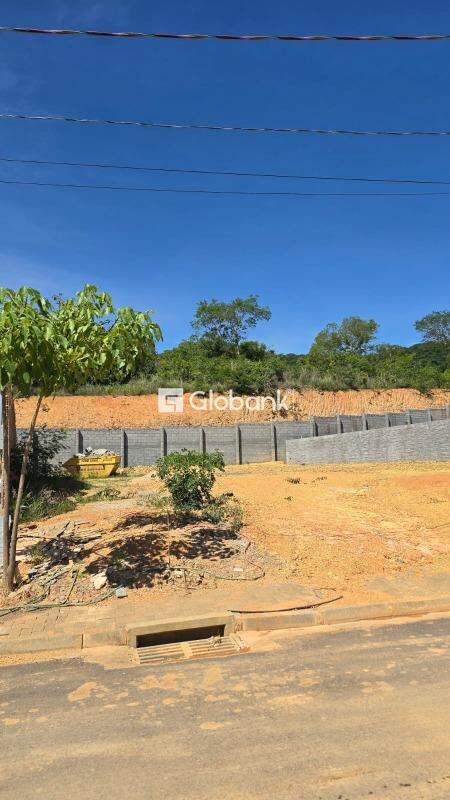 Terreno à venda Ibituruna 308m² Montes Claros MG: 