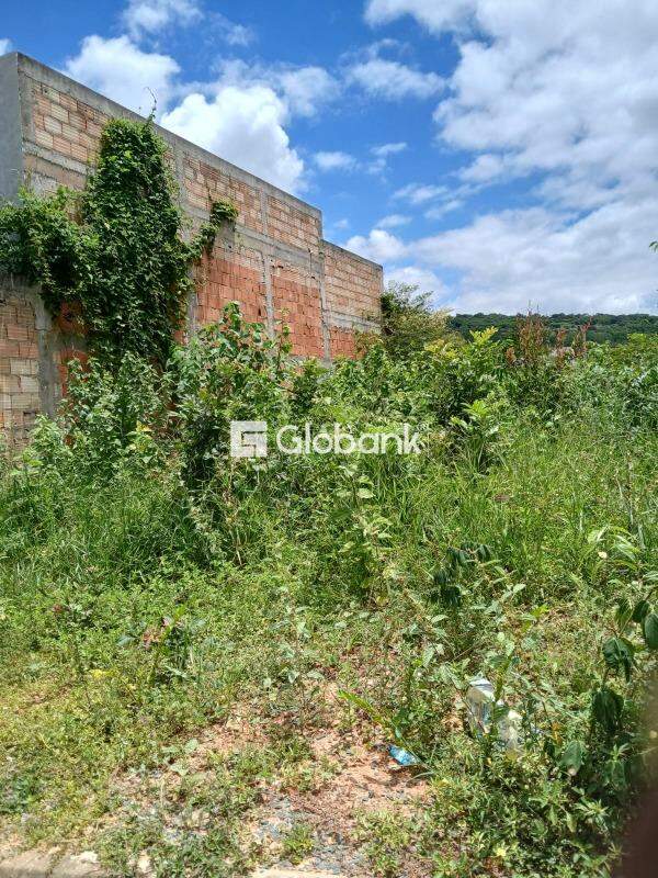 Terreno à venda Ibituruna 320m² Montes Claros MG: 