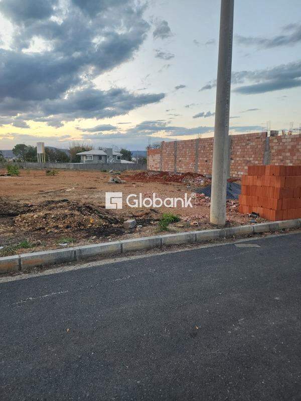 Terreno à venda Jaraguá 198m² Montes Claros MG: 