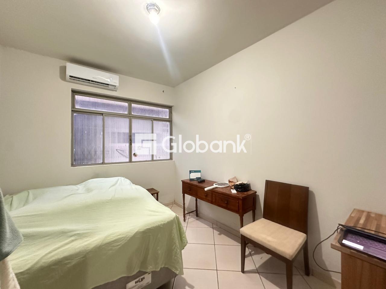 Casa 4 quartos à venda Centro 450m² Montes Claros MG: 