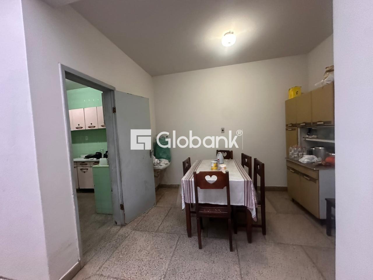 Casa 4 quartos à venda Centro 450m² Montes Claros MG: 