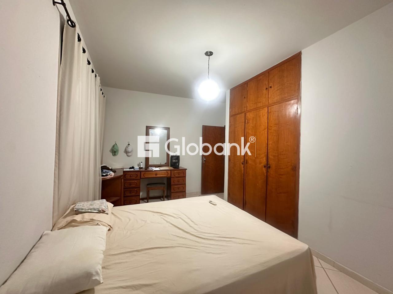 Casa 4 quartos à venda Centro 450m² Montes Claros MG: 