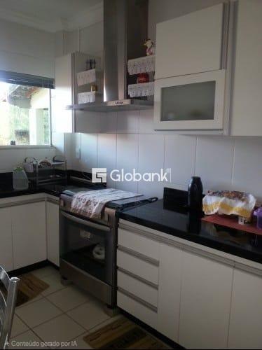 Casa 3 quartos à venda Ibituruna 123m² Montes Claros MG: 