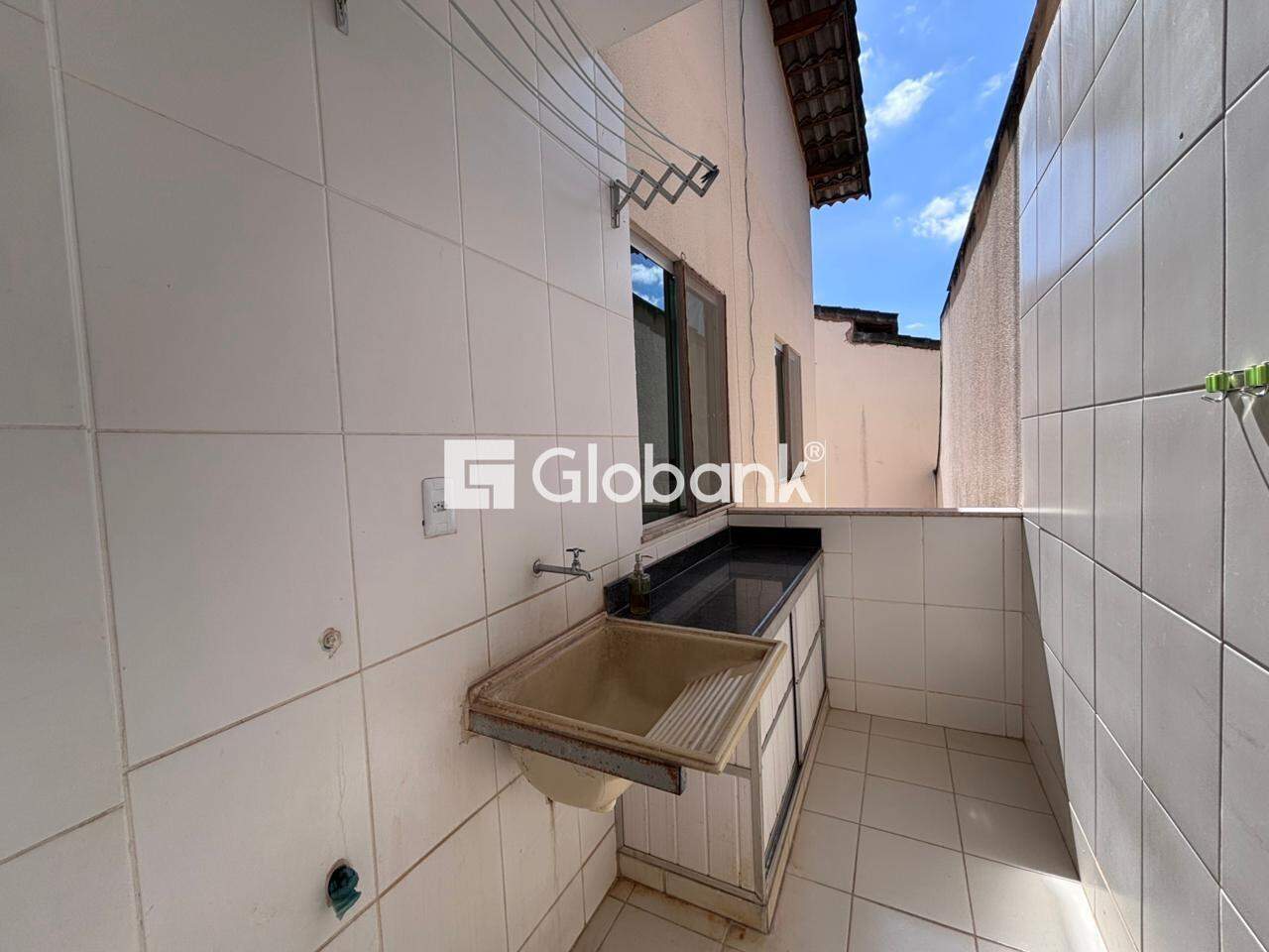 Casa 3 quartos à venda Ibituruna 123m² Montes Claros MG: 