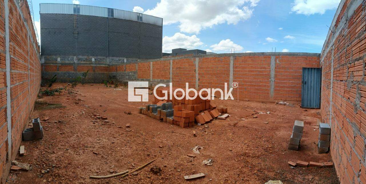 Terreno à venda Novo Delfino 240m² Montes Claros MG: 