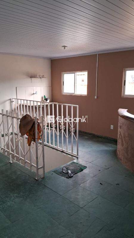 Casa 3 quartos à venda Sagrada Família 250m² Montes Claros MG: 