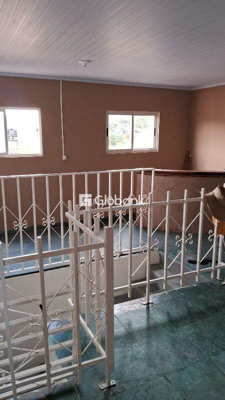 Casa 3 quartos à venda Sagrada Família 250m² Montes Claros MG: 