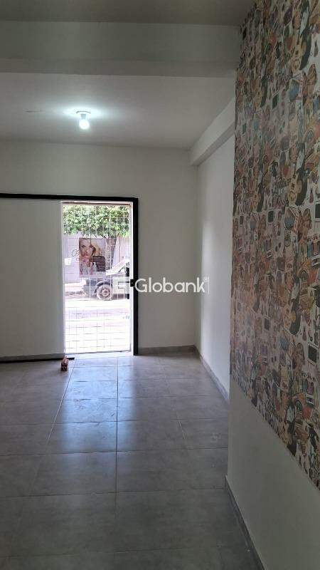 Casa 3 quartos à venda Sagrada Família 250m² Montes Claros MG: 