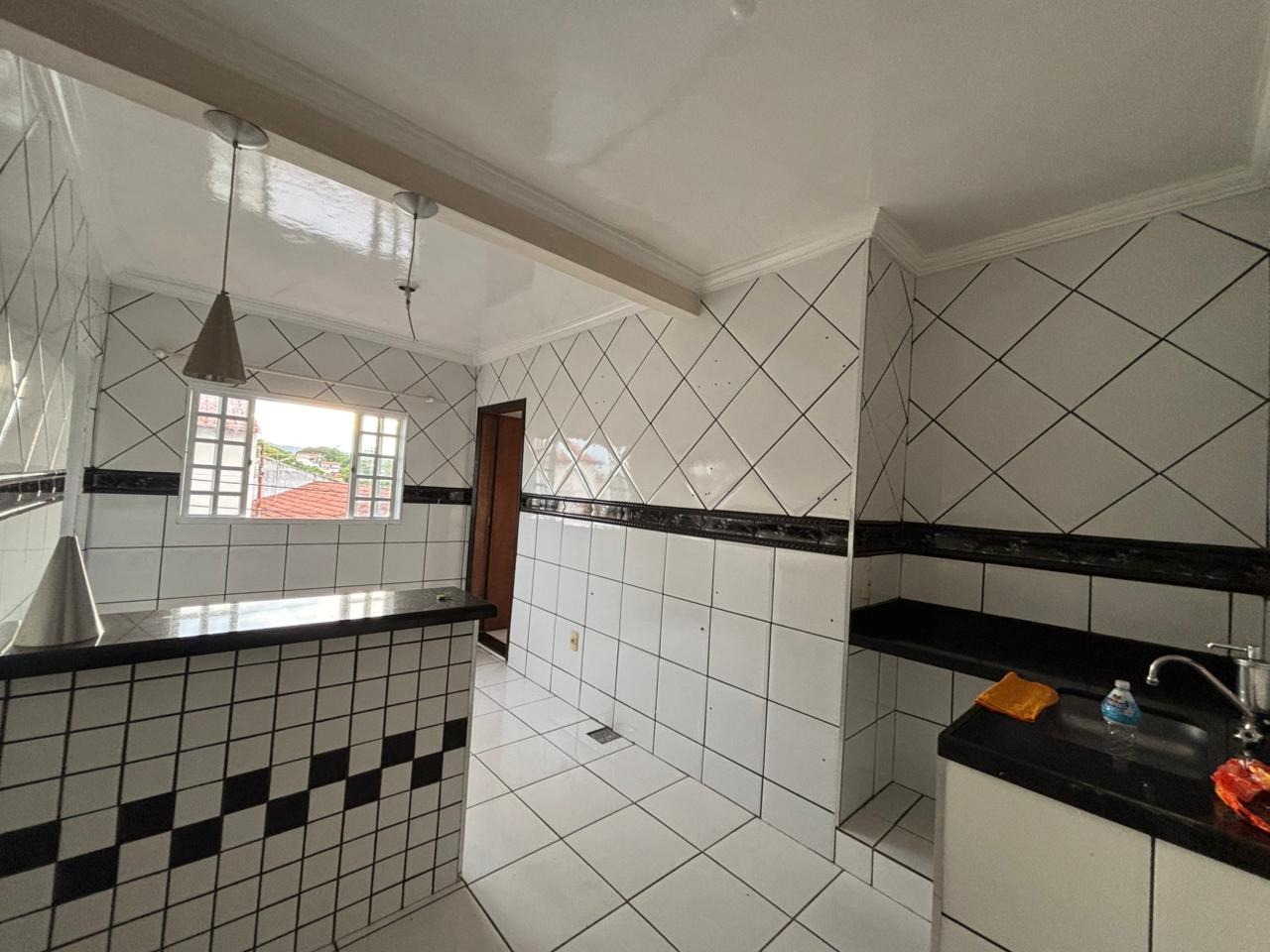 Casa 4 quartos para aluguel Vila Ipiranga 100m² Montes Claros MG: Cozinha