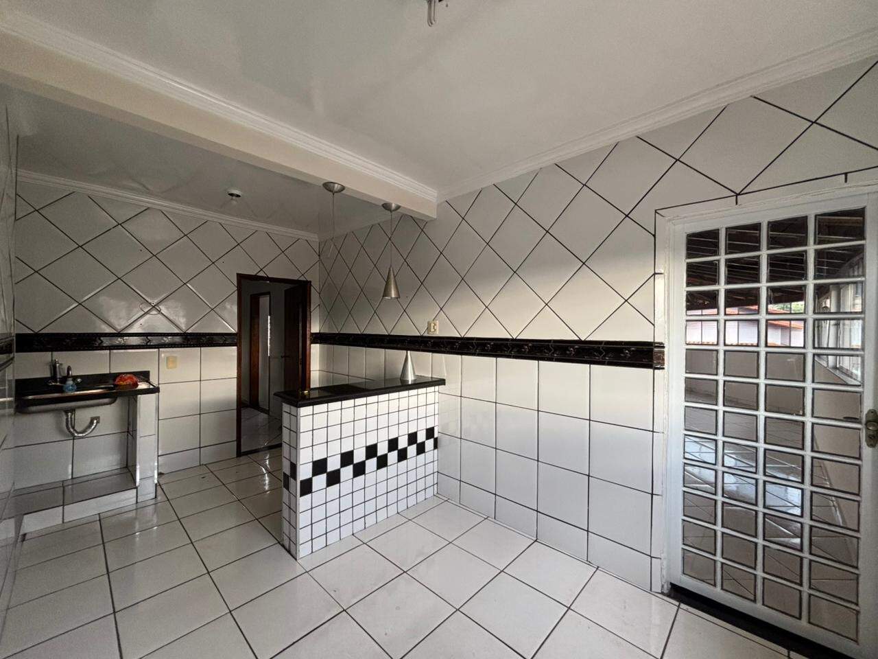 Casa 4 quartos para aluguel Vila Ipiranga 100m² Montes Claros MG: Sala