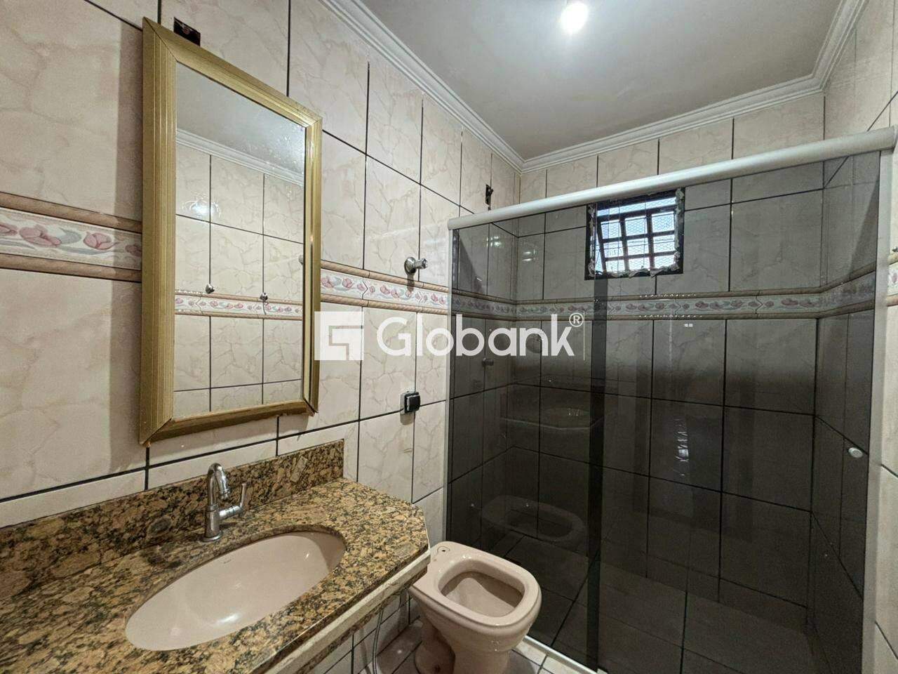 Casa 4 quartos para aluguel Vila Ipiranga 100m² Montes Claros MG: Banheiro suite
