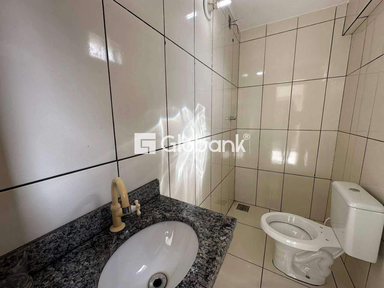 Galpão para aluguel Vila Áurea 240m² Montes Claros MG: Banheiro Masculino