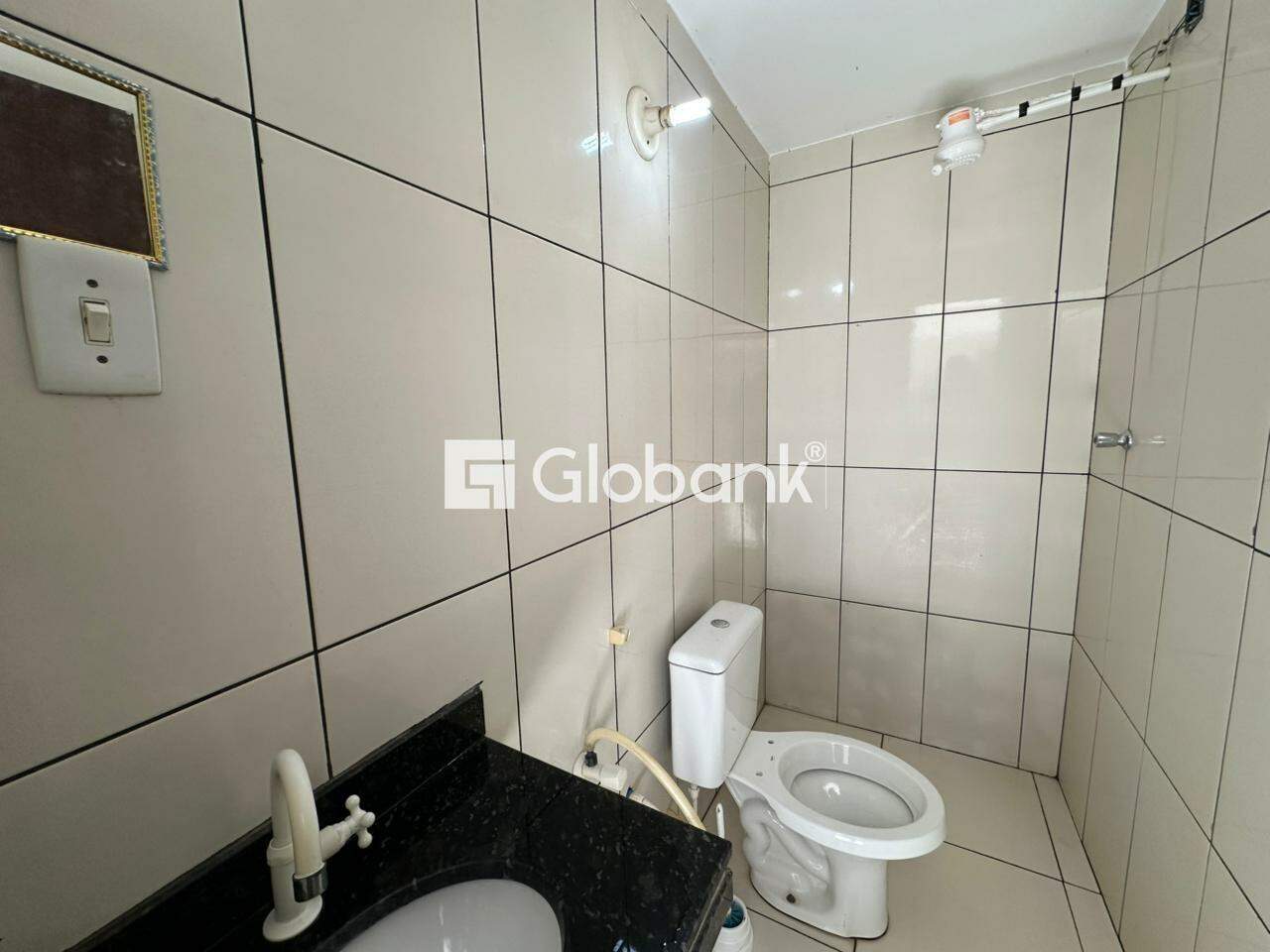 Galpão para aluguel Vila Áurea 240m² Montes Claros MG: Banheiro Feminino