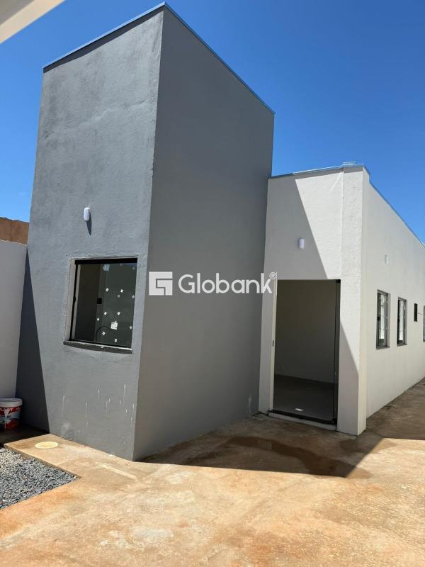 Casa 2 quartos à venda Novo Primavera 54m² Montes Claros MG: Garagem