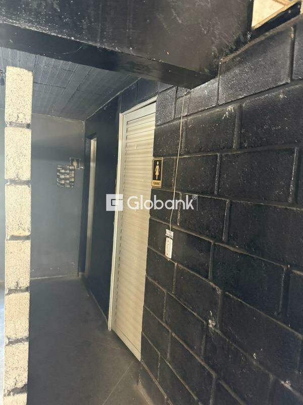 Ponto comercial à venda São Judas Tadeu 360m² Montes Claros MG: Banheiros