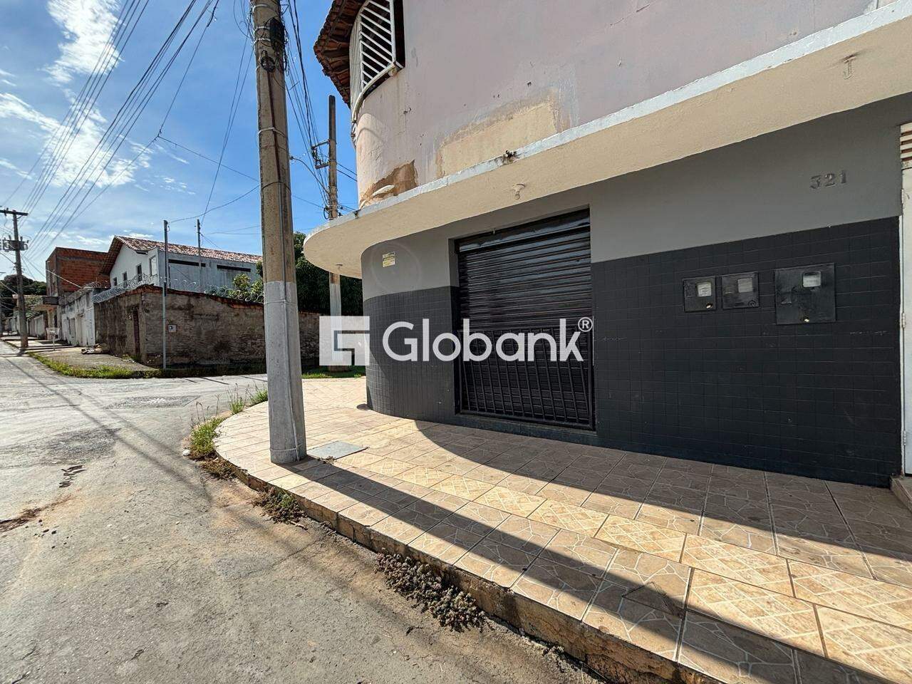 Ponto comercial para aluguel São Judas Tadeu 360m² Montes Claros MG: Fachada lateral