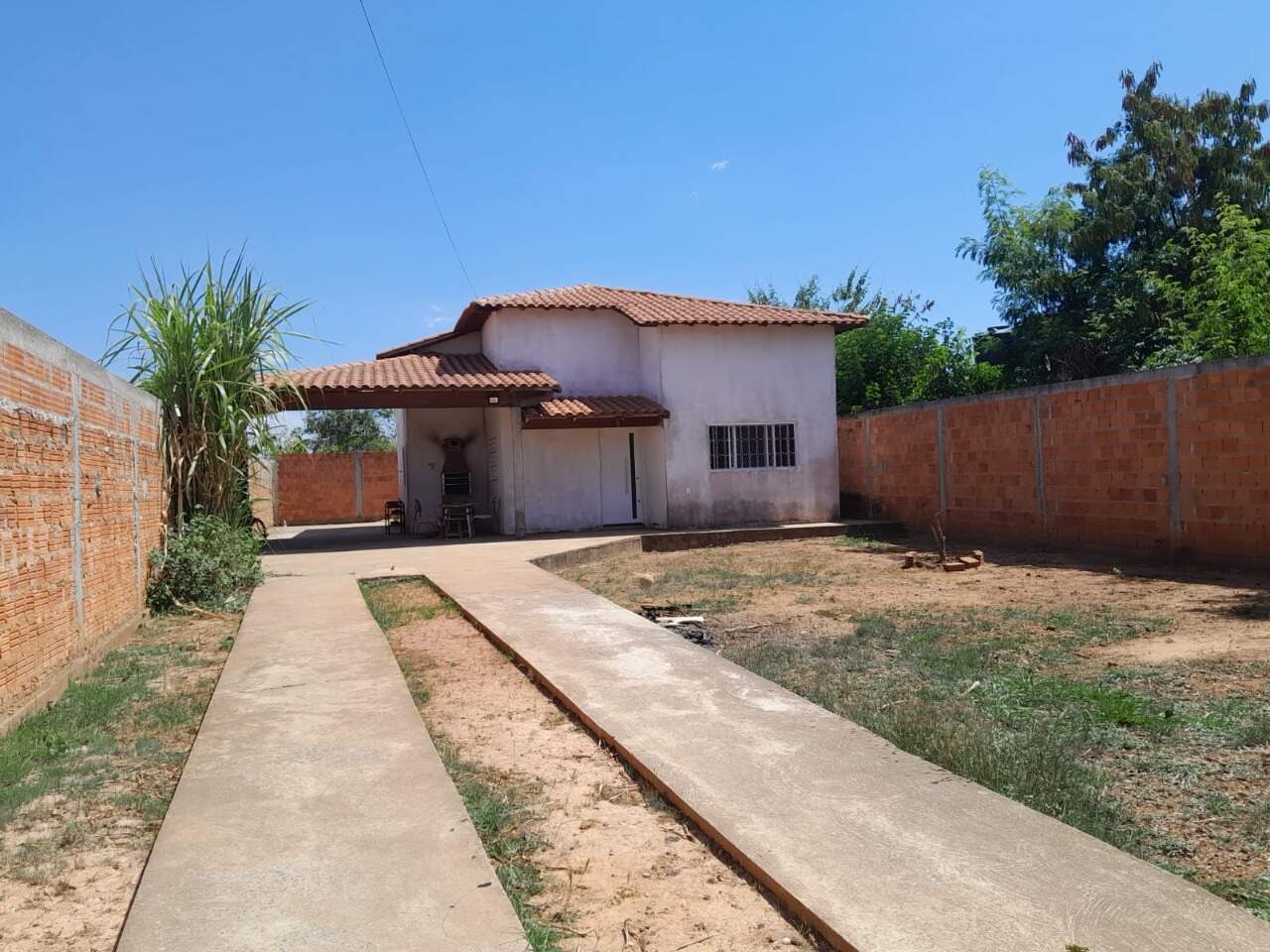 Casa 3 quartos para aluguel Distrito Industrial 102m² Montes Claros MG: Quintal