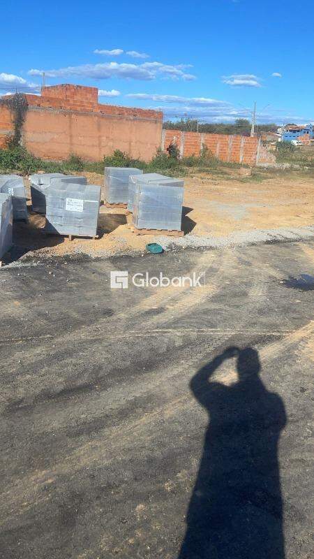 Terreno à venda Carmelo 200m² Montes Claros MG: 