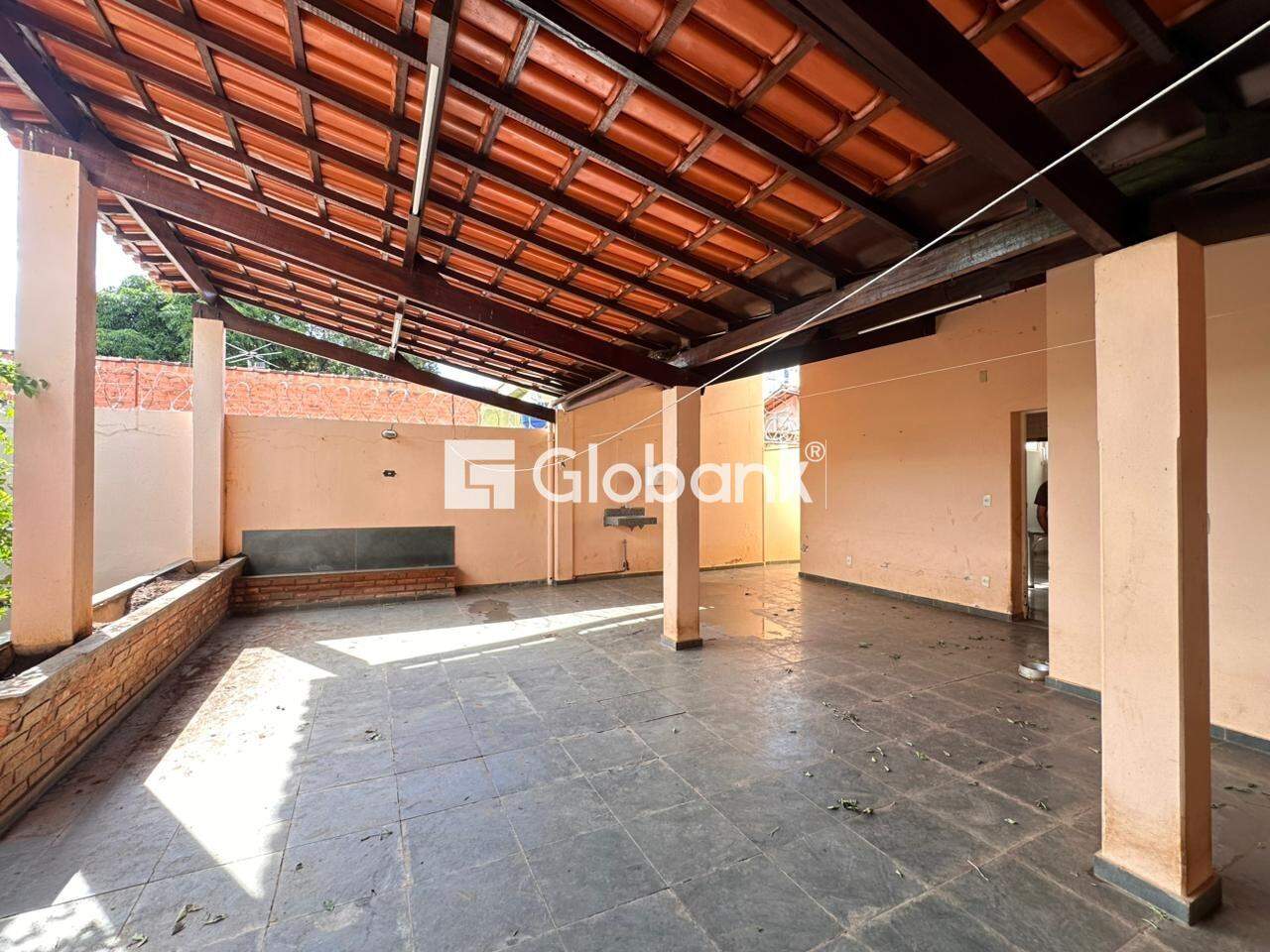 Casa 5 quartos à venda Cândida Câmara 200m² Montes Claros MG: 