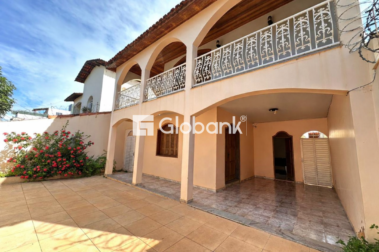 Casa 5 quartos à venda Cândida Câmara 200m² Montes Claros MG: 