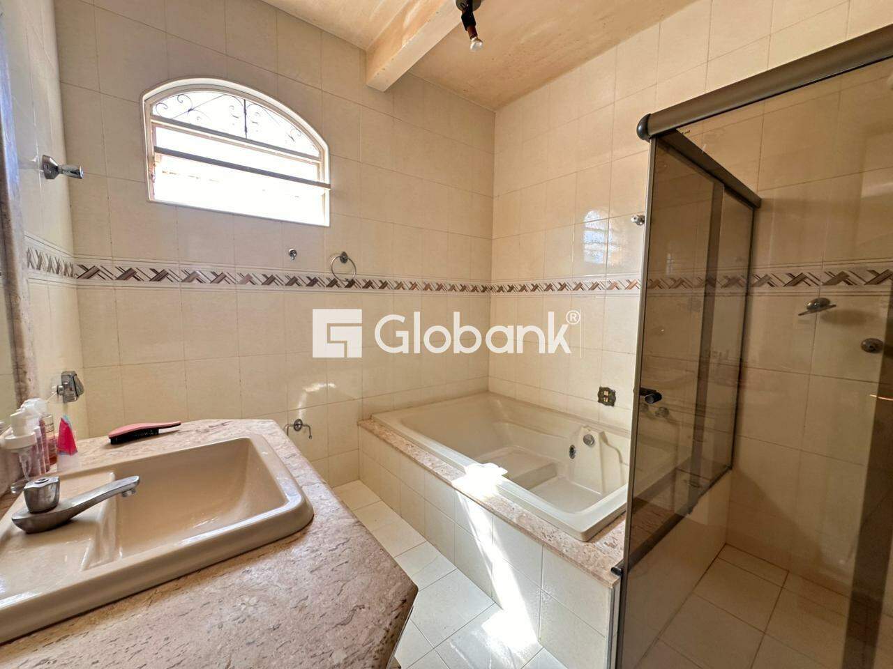 Casa 5 quartos à venda Cândida Câmara 200m² Montes Claros MG: 