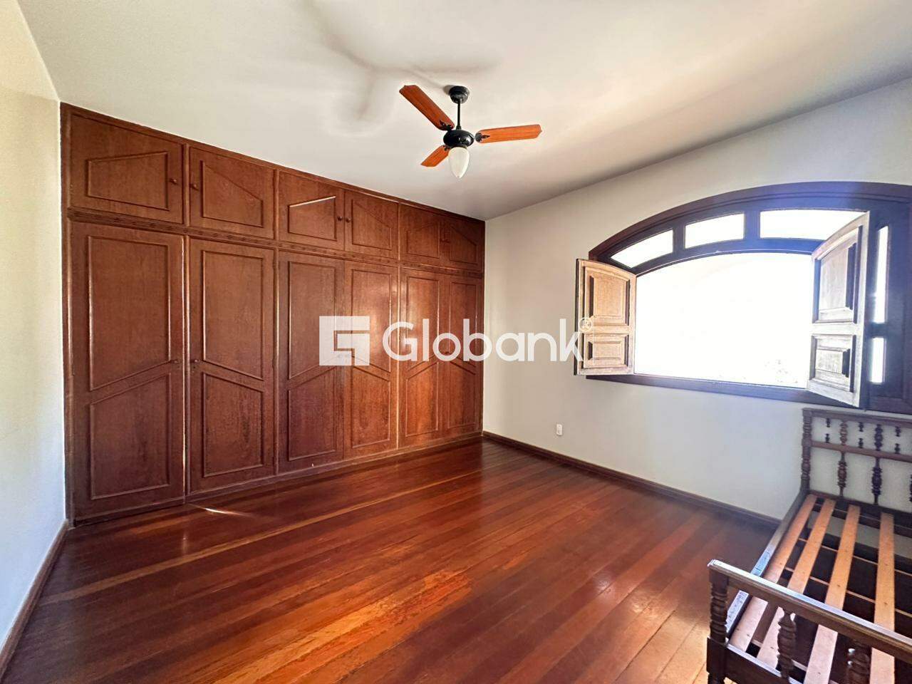 Casa 5 quartos à venda Cândida Câmara 200m² Montes Claros MG: 