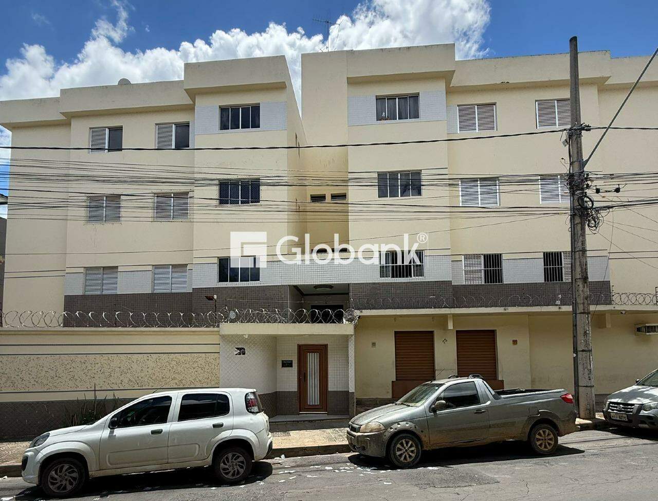 Apartamento 3 quartos para aluguel Centro 90m² Montes Claros MG: Fachada