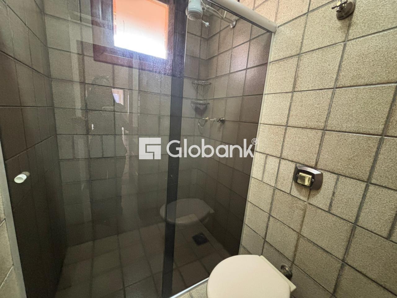 Casa 5 quartos à venda São José 347m² Montes Claros MG: Banheiro social