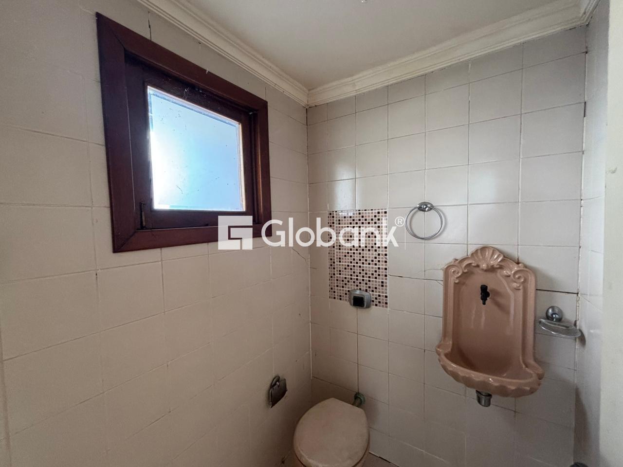 Casa 5 quartos à venda São José 347m² Montes Claros MG: Banheiro área gourmet