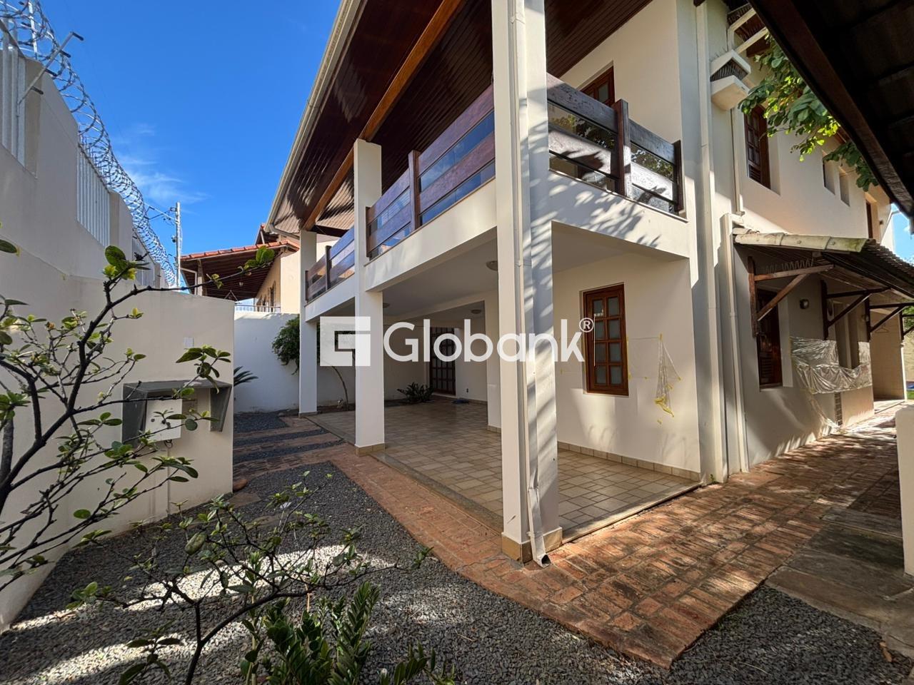 Casa 5 quartos à venda São José 347m² Montes Claros MG: Entrada