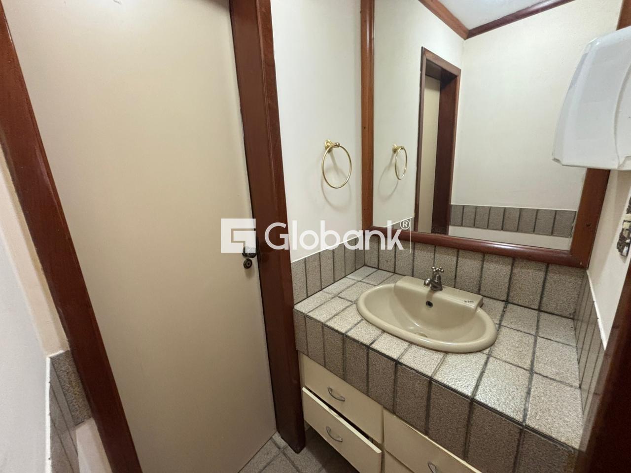 Casa 5 quartos à venda São José 347m² Montes Claros MG: Lavabo