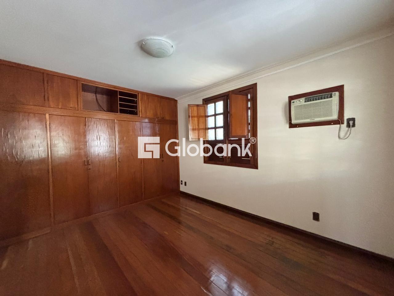 Casa 5 quartos à venda São José 347m² Montes Claros MG: Quarto 1
