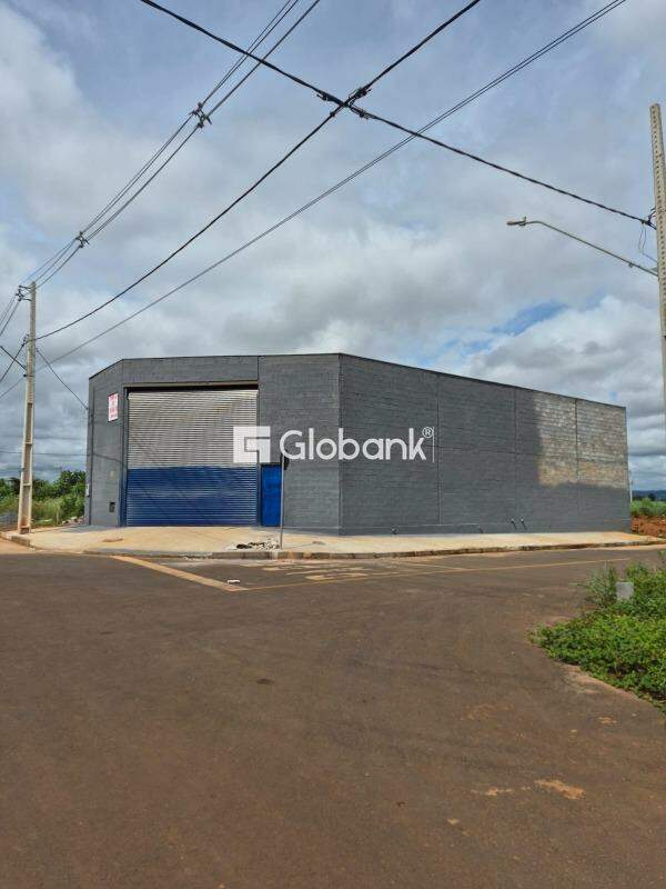 Galpão à venda Independência 250m² Montes Claros MG: 