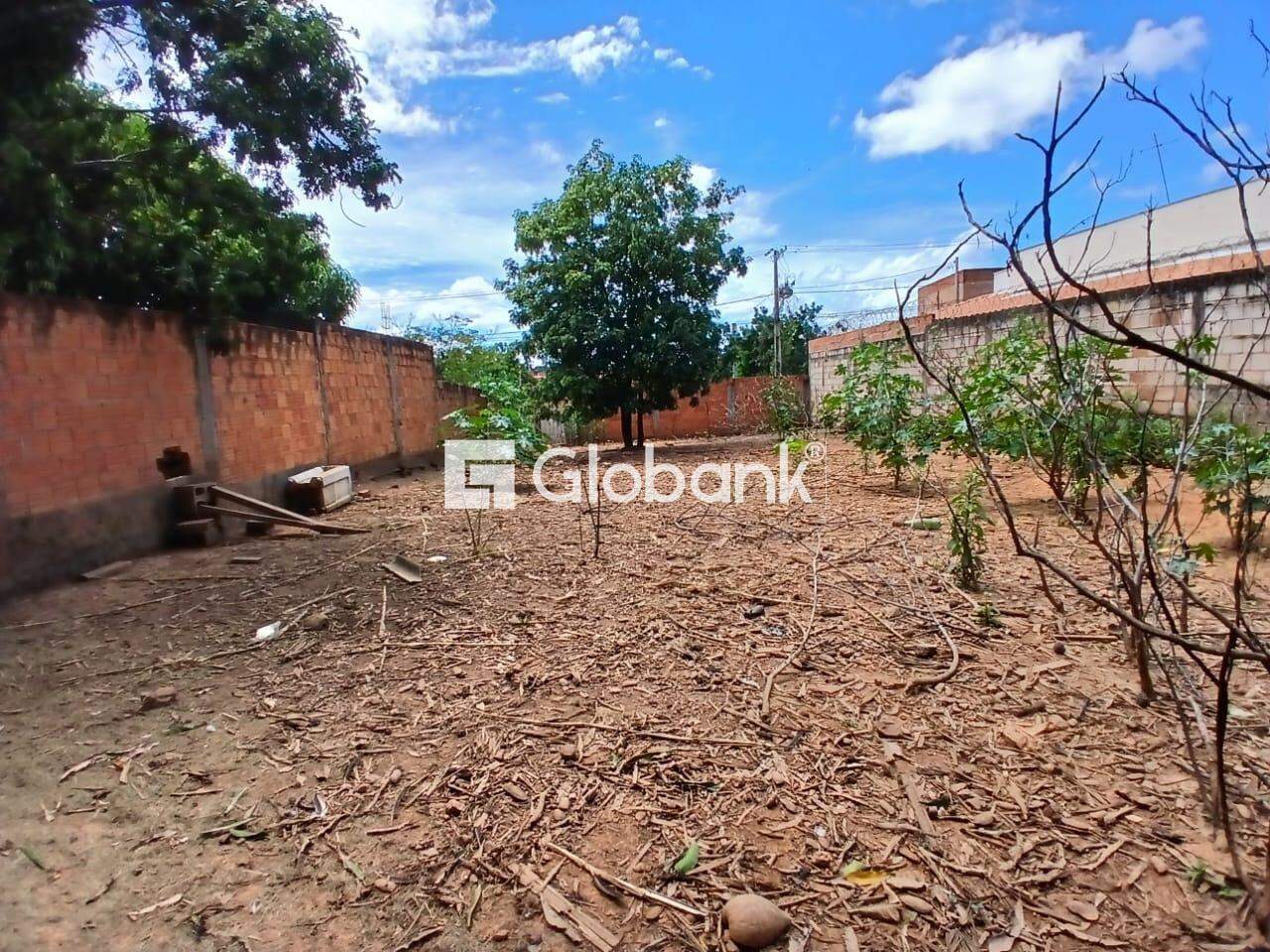 Terreno à venda Santa Rafaela 357m² Montes Claros MG: 