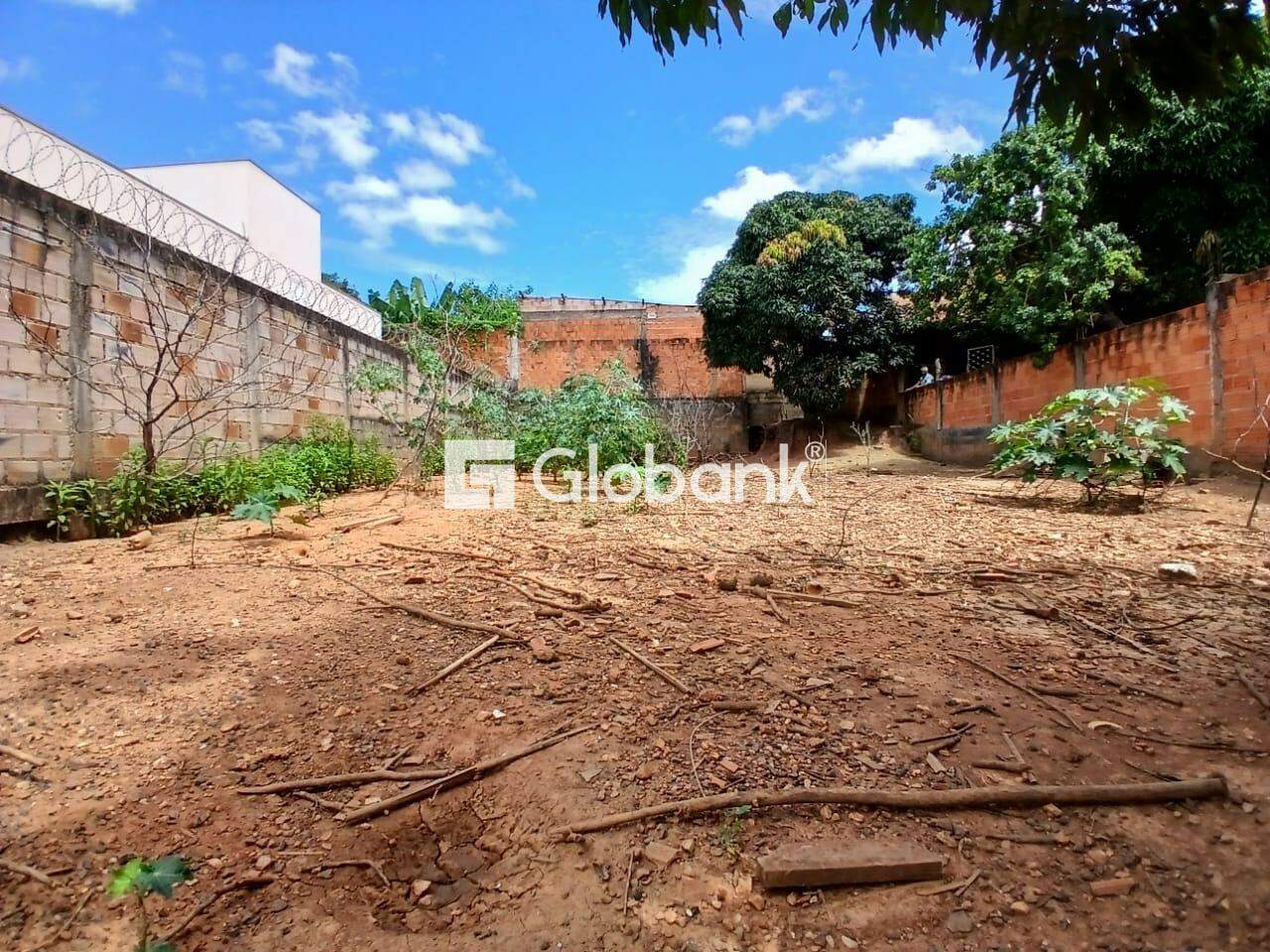 Terreno à venda Santa Rafaela 357m² Montes Claros MG: 