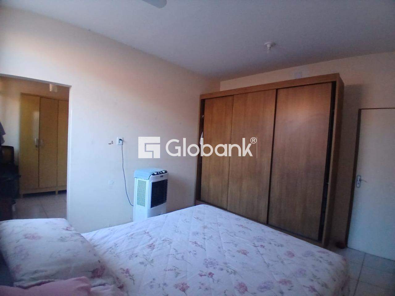 Casa 4 quartos à venda São José 240m² Montes Claros MG: 