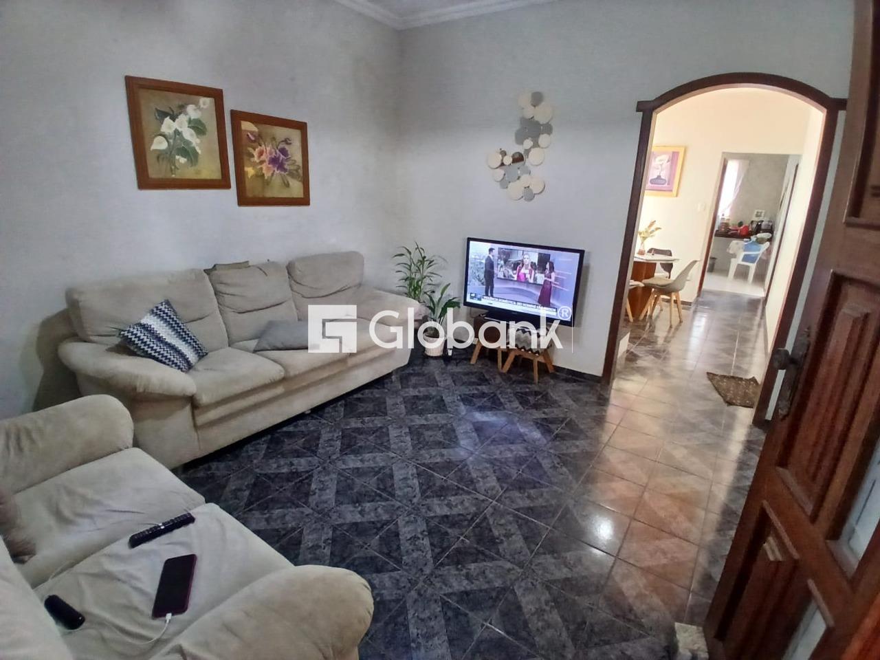Casa 4 quartos à venda Sagrada Família 139m² Montes Claros MG: 