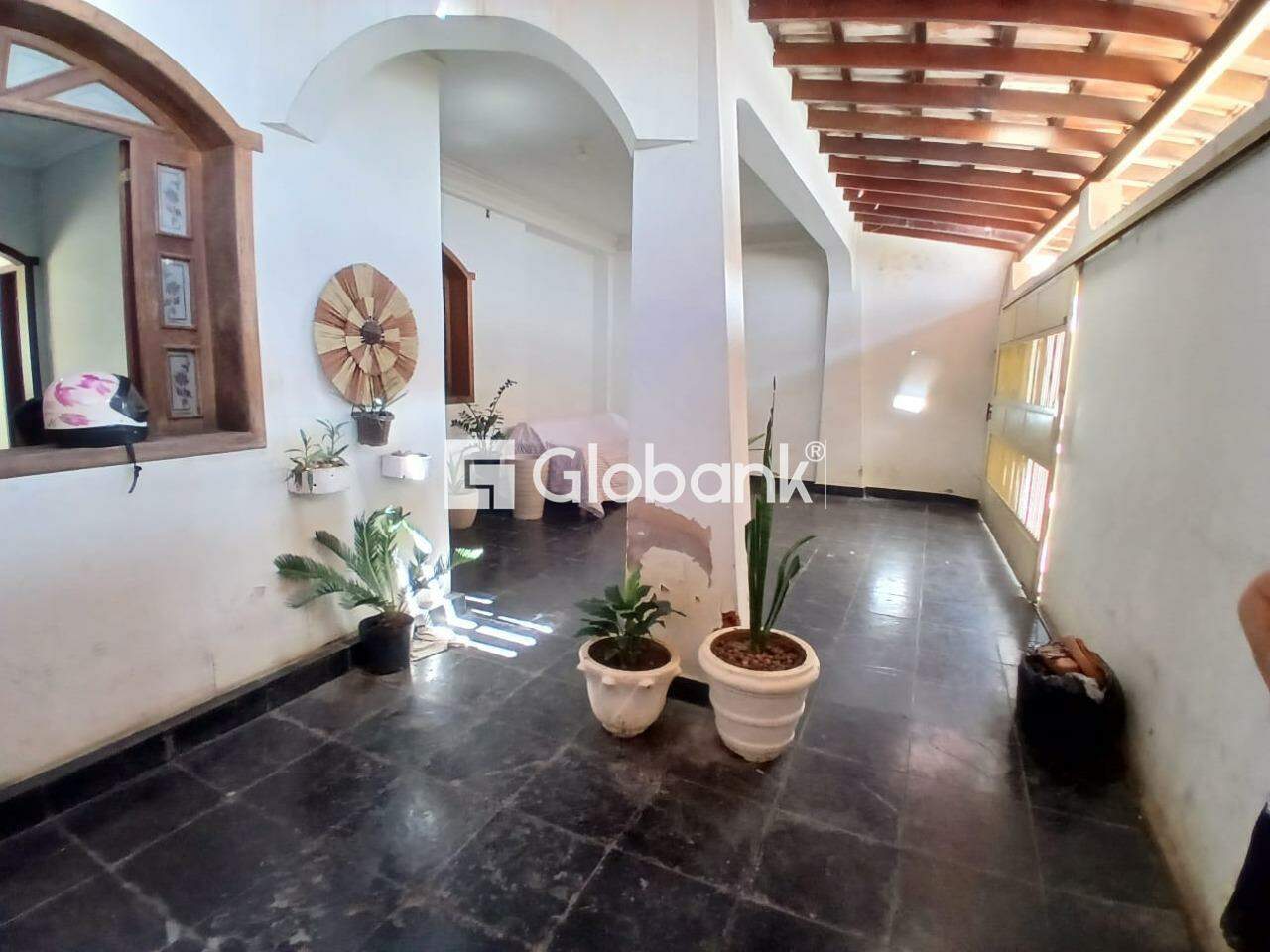 Casa 4 quartos à venda Sagrada Família 139m² Montes Claros MG: 