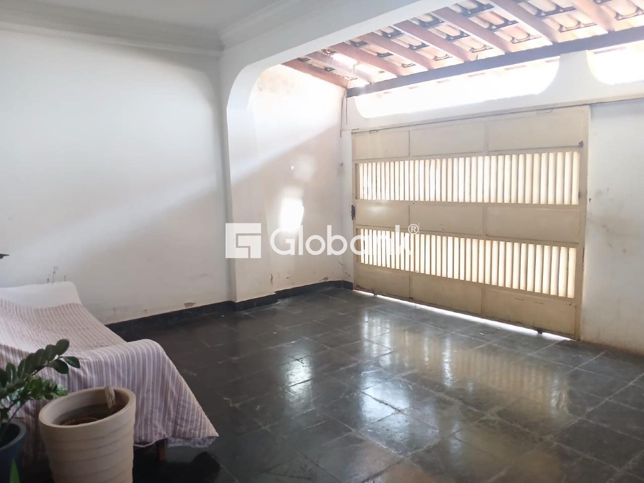 Casa 4 quartos à venda Sagrada Família 139m² Montes Claros MG: 