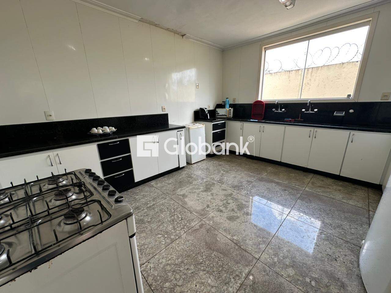 Casa 7 quartos à venda Ibituruna 460m² Montes Claros MG: Cozinha